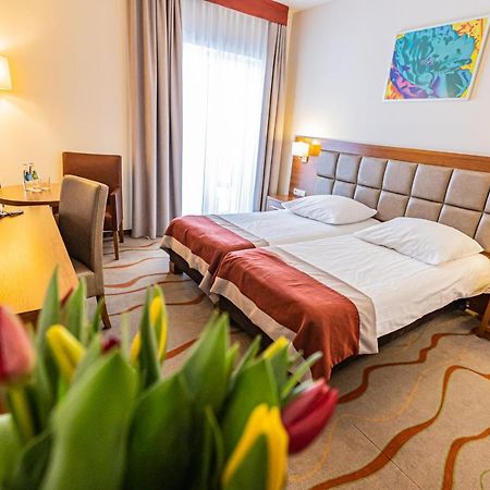 Hotel Olivia Medical Spa Skomielna Czarna Eksteriør bilde