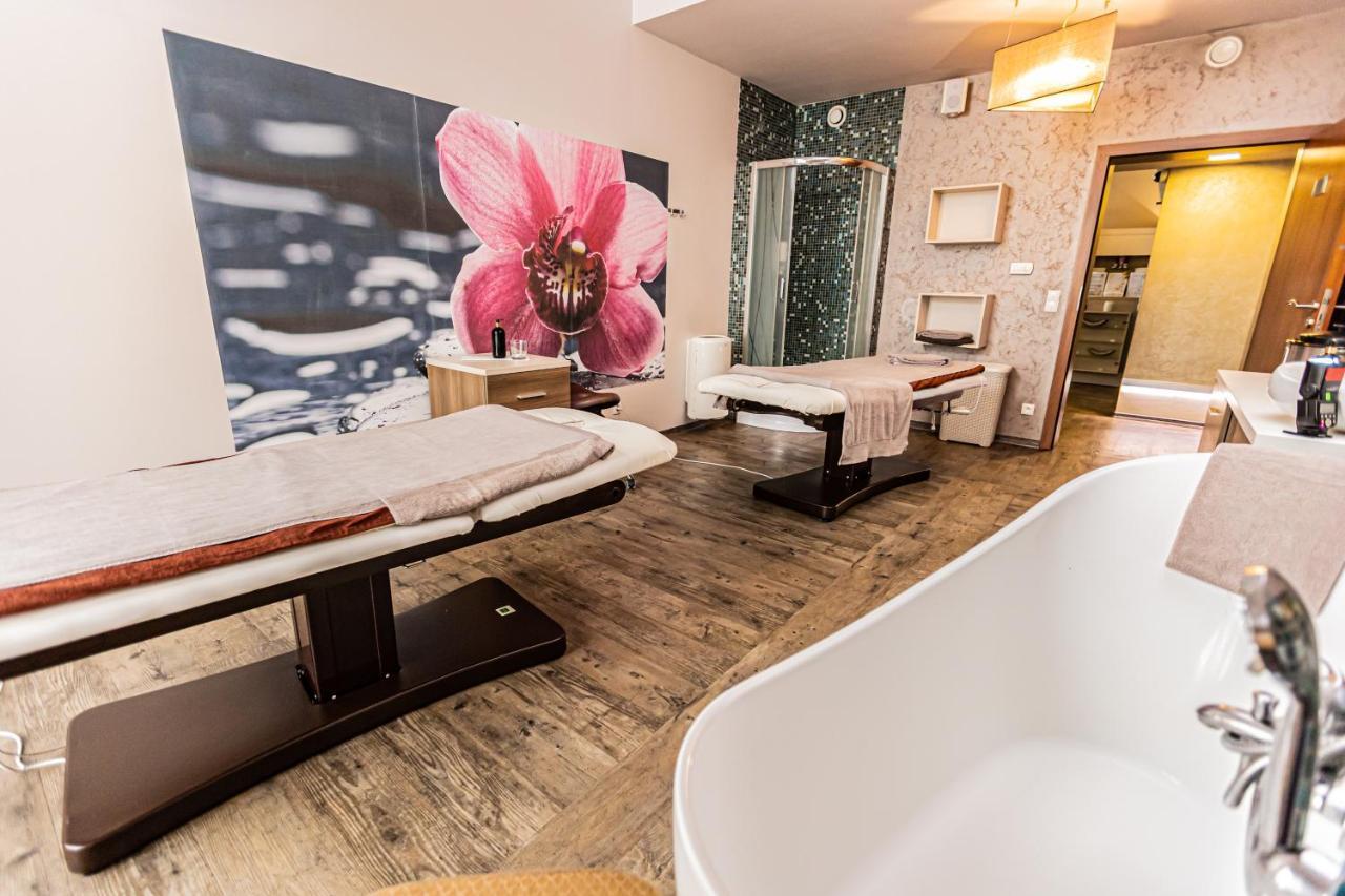 Hotel Olivia Medical Spa Skomielna Czarna Eksteriør bilde