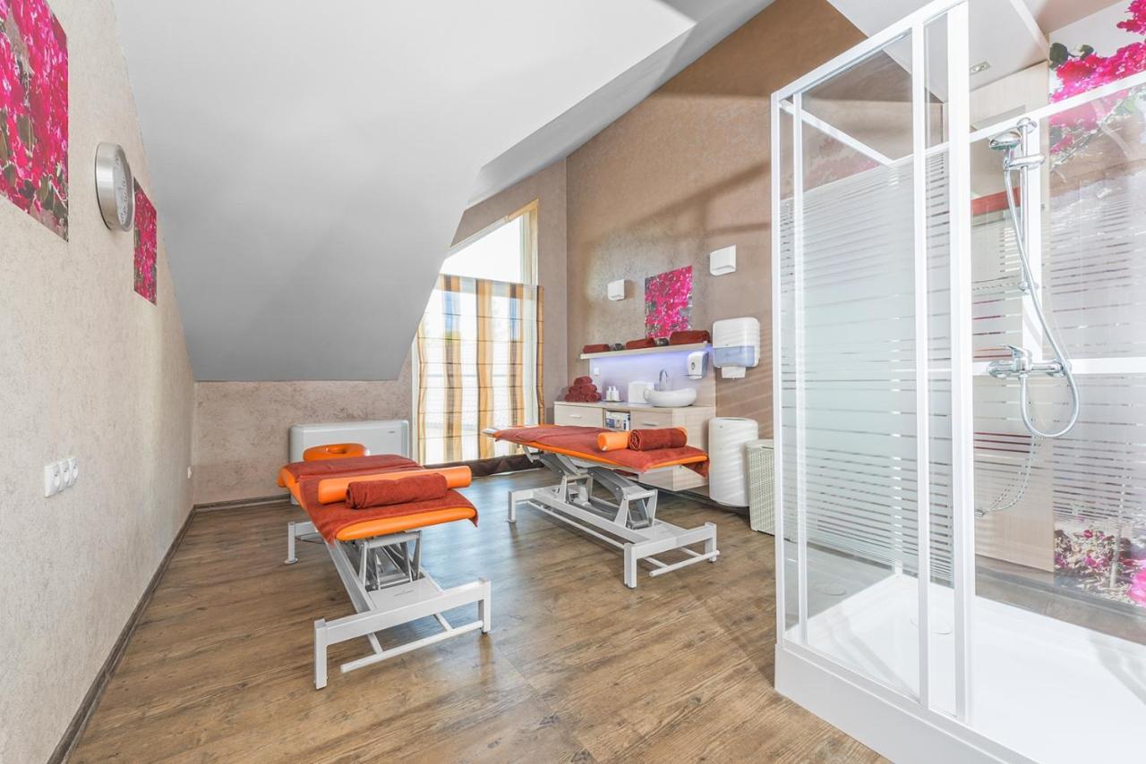 Hotel Olivia Medical Spa Skomielna Czarna Eksteriør bilde