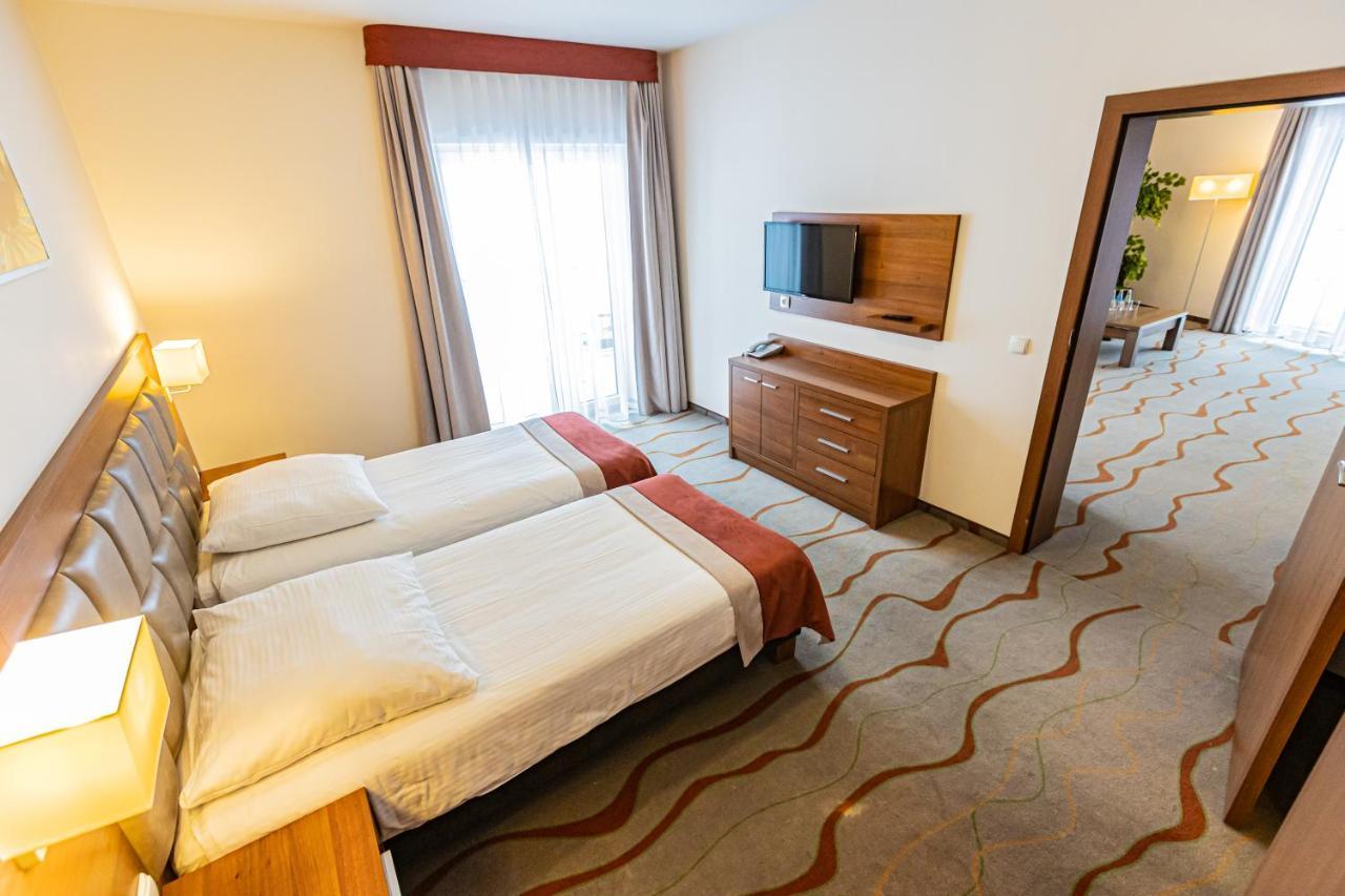Hotel Olivia Medical Spa Skomielna Czarna Eksteriør bilde