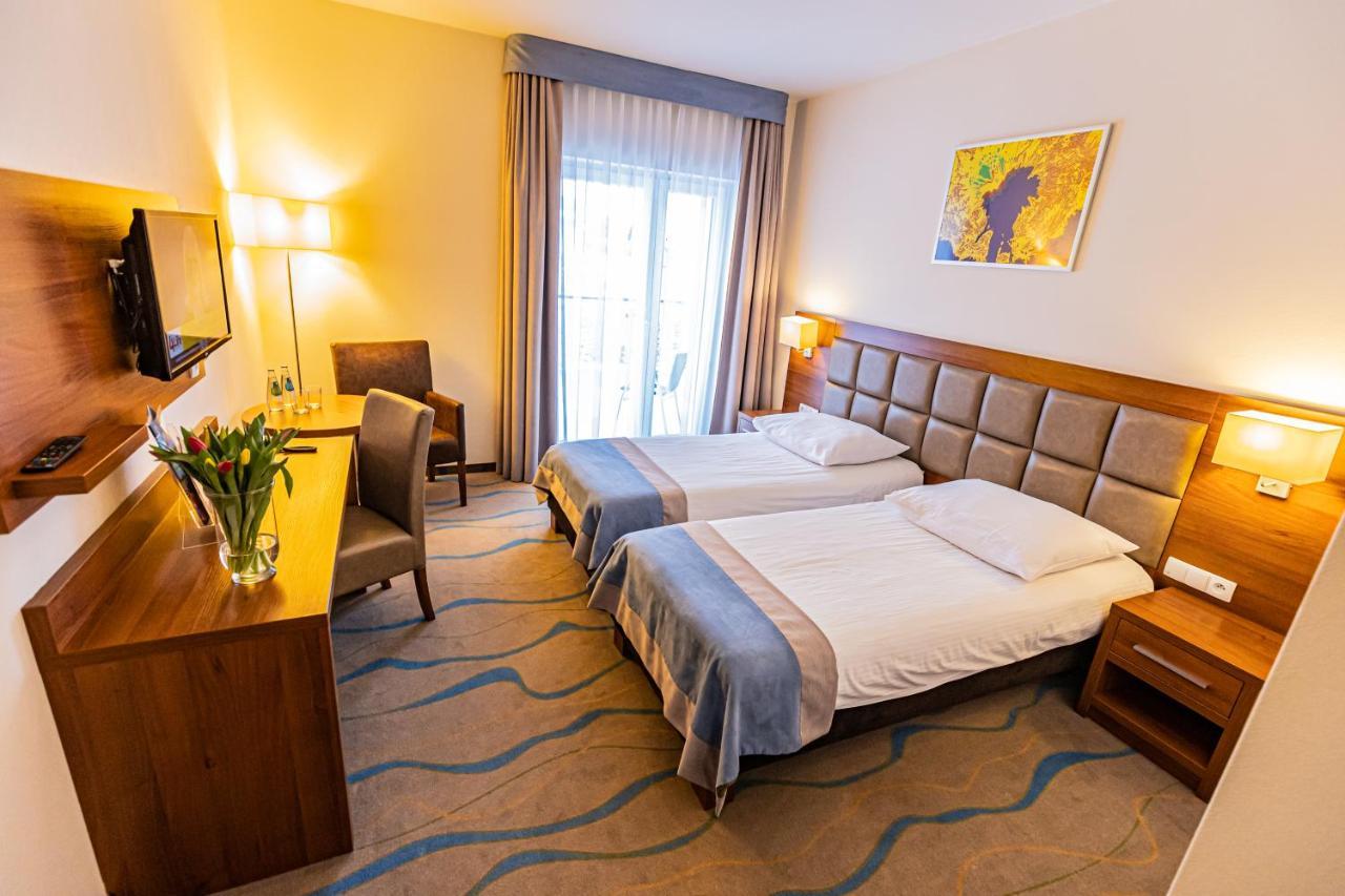 Hotel Olivia Medical Spa Skomielna Czarna Eksteriør bilde