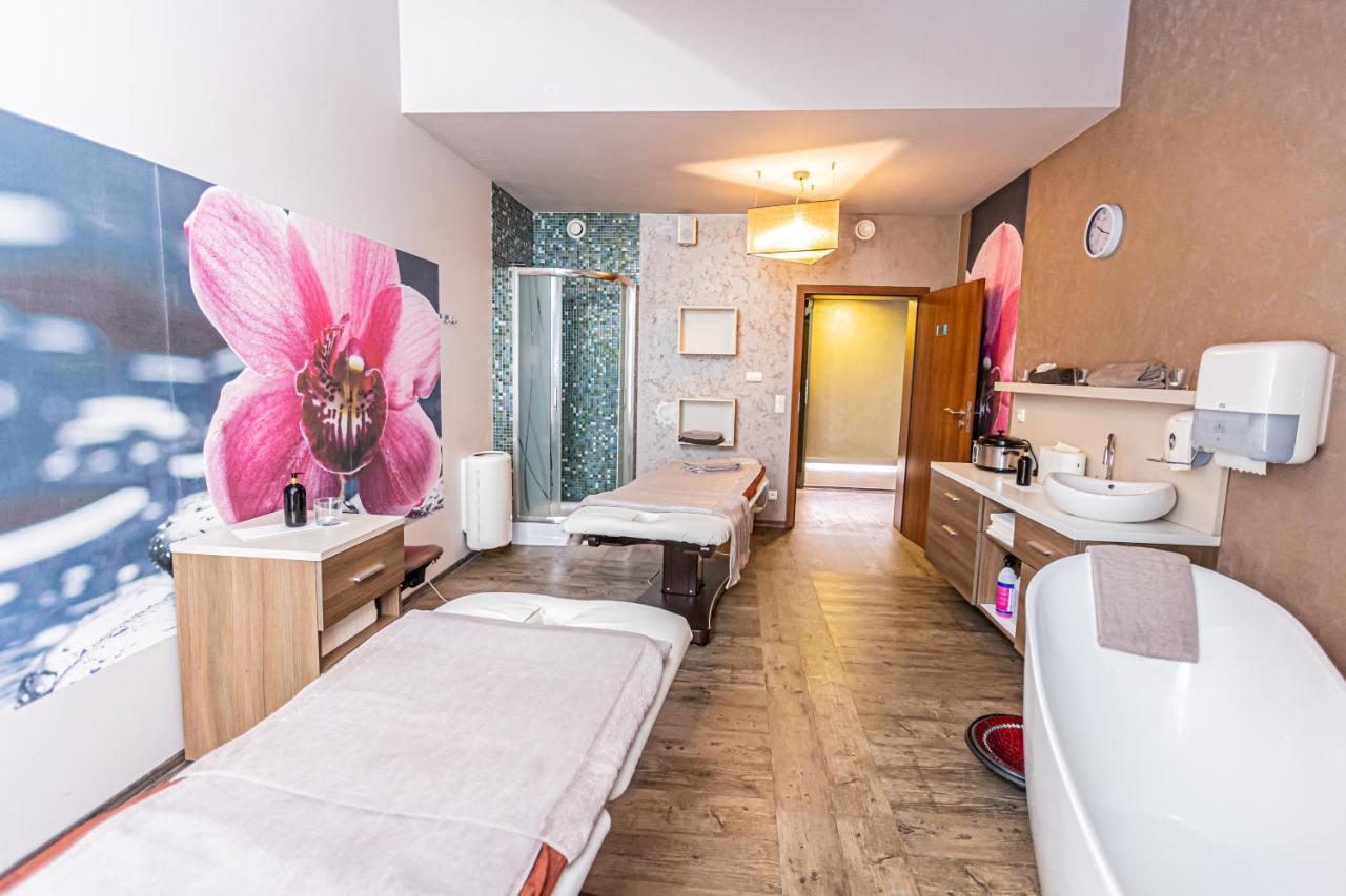 Hotel Olivia Medical Spa Skomielna Czarna Eksteriør bilde