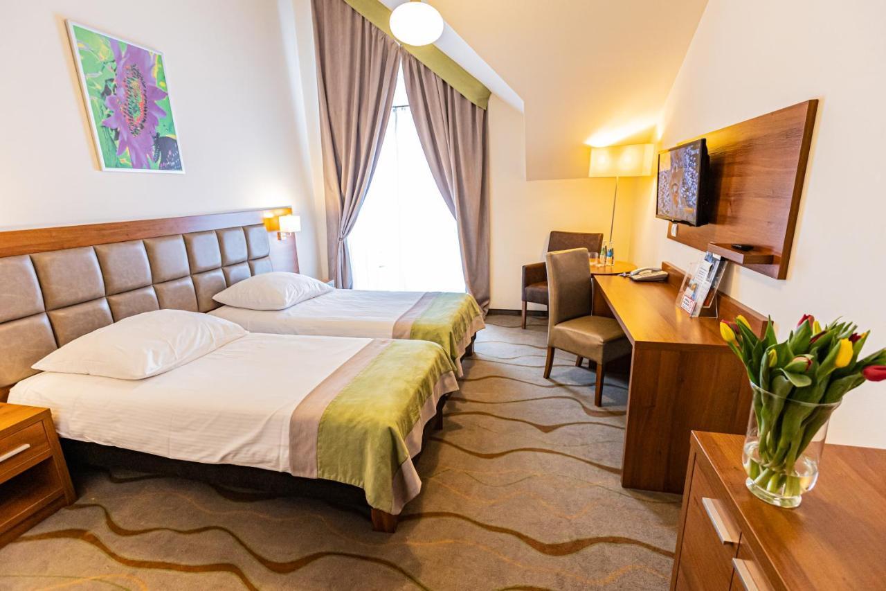 Hotel Olivia Medical Spa Skomielna Czarna Eksteriør bilde